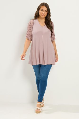 Top Rose Plissé Sur Le Devant À Fleurs Et Manches Size 48 - Yours - Modalova