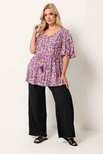 Top Rose À Petites Fleurs Avec Liens À L'encolure Size 58-60 - Yours - Modalova