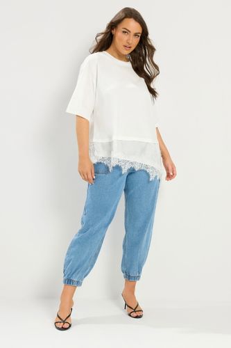 Tshirt En Satin Blanc Avec Finitions En Dentelle Size 48 - Yours - Modalova