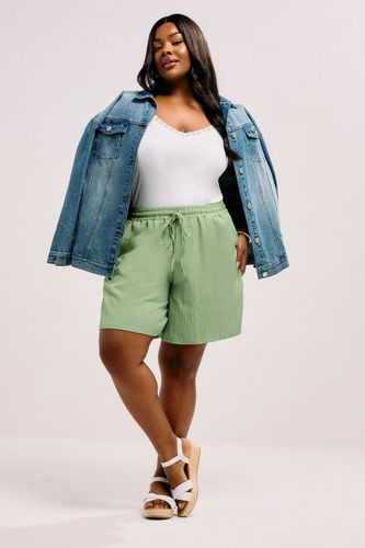 Short Froissé Vert Sauge À Taille Nouée Size 42 - Yours - Modalova