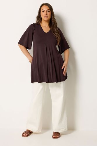 Top Marron Chocolat Plissé Sur Le Devant Size 50-52 - Yours - Modalova