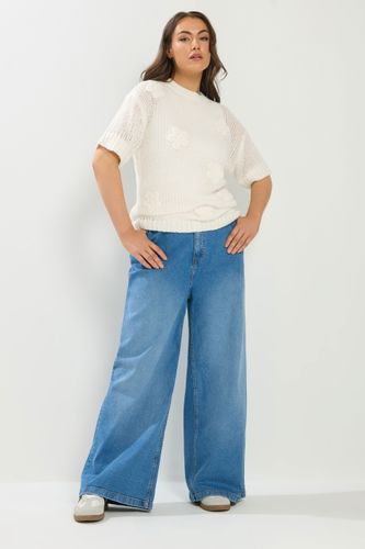 Pull À Manches Courtes À Détails Floraux Ivoire Size 50-52 - Yours - Modalova