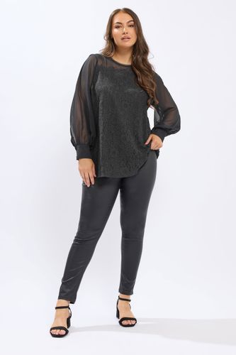 Curve Blouse Noire À Empiècements En Dentelle Size 48 - Yours - Modalova