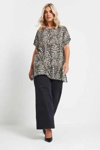 Tshirt Léopard Beige Ample En Manches Courtes Size 48 - Yours - Modalova
