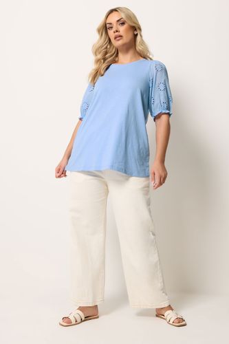 Tshirt En Broderie Anglaise Bleu Size 50-52 - Yours - Modalova