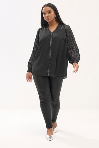 Blouse Noire À Col Cranté Avec Détails Cloutés Size 44 - Yours - Modalova