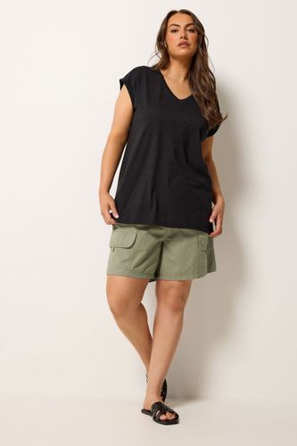 Short Cargo Vert En Popeline Size 48 - Yours - Modalova