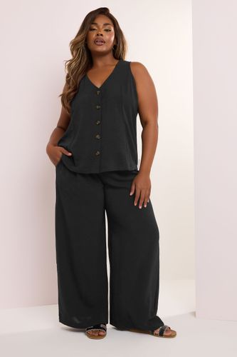 Top Fluide Noir Boutonné Sans Manches Size 62-64 - Yours - Modalova