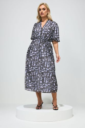 Robechemise Bleue À Imprimé Animal Abstrait Size 46 - Yours London - Modalova