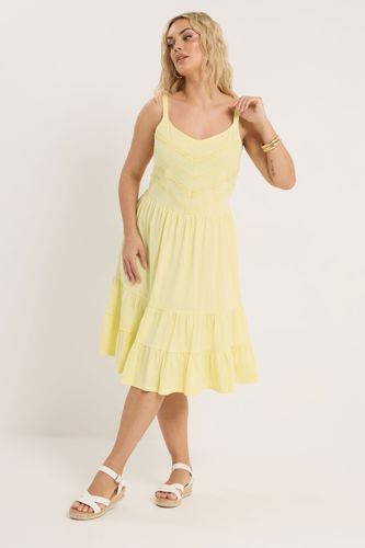 Robe De Plage Courte En Dentelle Jaune Citron Size 50-52 - Yours - Modalova