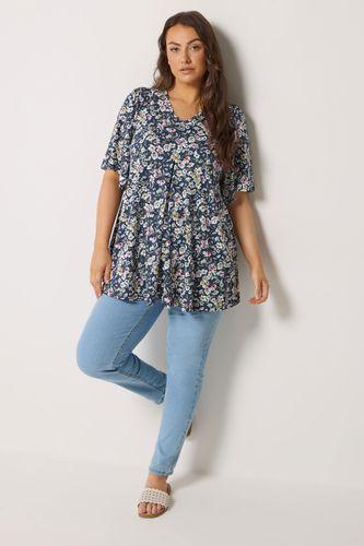Top Plissé Devant Bleu Marine À Fleurs Size 58-60 - Yours - Modalova