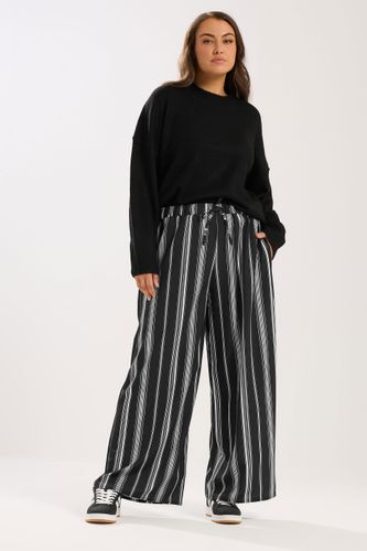 Pantalon Large Noir Et Blanc À Rayures Size 48 - Yours - Modalova