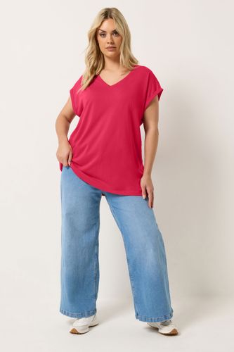 Tshirt Basique À Col En V Rouge Size 66-68 - Yours - Modalova
