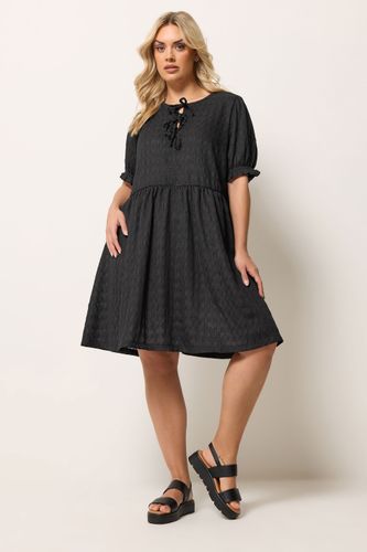 Robe Courte Noire À Nœud Sur Le Devant Size 44 - Yours - Modalova