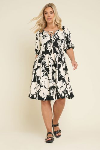 Robe Noire & Blanche Floral Abstraite Volanté Size 48 - Yours - Modalova