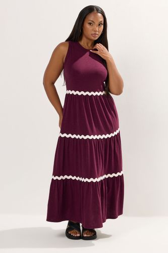 Robe Longue À Volants Et Bordures Contrastées Rouges Size 48 - Yours - Modalova