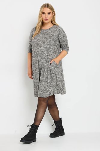 Robe Grise Rayures Toucher Doux À Poches Size 46 - Yours - Modalova