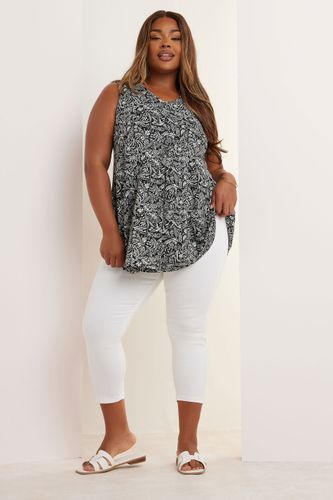 Débardeur Fluide Noir Floral Coupe Plissée Size 48 - Yours - Modalova
