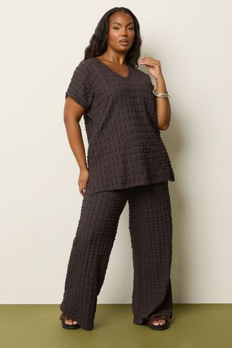 Pantalon Large Texturé À Bulles Marron Chocolat Size Regular > 44 - Yours - Modalova