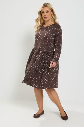 Robe Courte À Basque Marron Chocolat À Pois Size 40 - Yours - Modalova