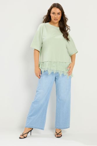 Tshirt En Satin Vert Avec Finitions En Dentelle Size 40 - Yours - Modalova