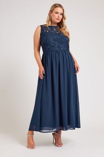 Robe Maxi Bleue Marine Design Dentelle & Plissé Size 44 - Yours London - Modalova