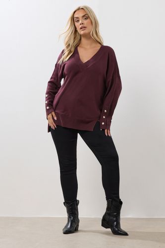 Pull À Col En V Et Boutons Violets Size 50-52 - Yours - Modalova