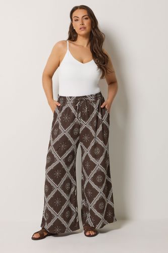 Pantalon Large Marron Chocolat À Imprimé Bandana Size Regular > 46 - Yours - Modalova