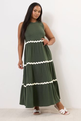 Robe Verte Kaki Contrastée Couture Smocké Size 48 - Yours - Modalova