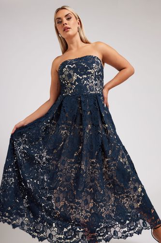Robe Longue Sans Manches En Dentelle Bleu Marine De Qualité Supérieure Size 46 - Yours London - Modalova