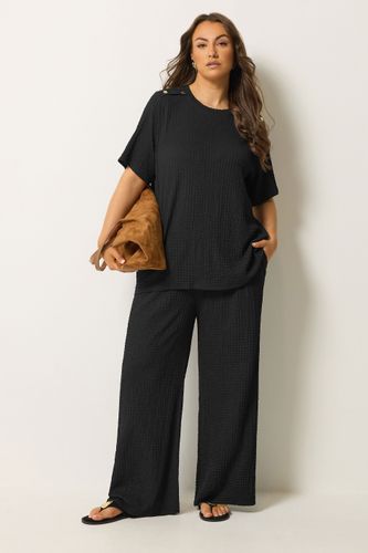 Top Texturé Façon Bulles Noir À Boutons Size 40 - Yours - Modalova