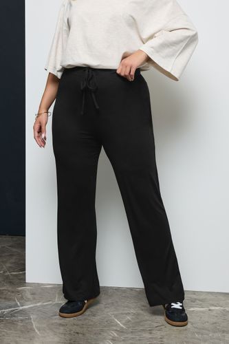 Pantalon De Yoga Noir Coupe Évaséesize 46-48 - Yours - Modalova