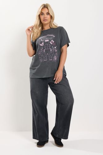 Tshirt Gris Délavé À Imprimé « Witchful Thinking » Size 42 - Yours - Modalova