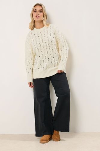 Curve Pull En Maille Torsadée Blanc Ivoire Size 46-48 - Yours - Modalova