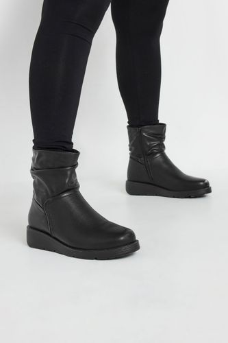 Bottines Noires Compensées Effet Cuir Plissé Pieds Extra Larges Eee Size 39EEE - Yours - Modalova