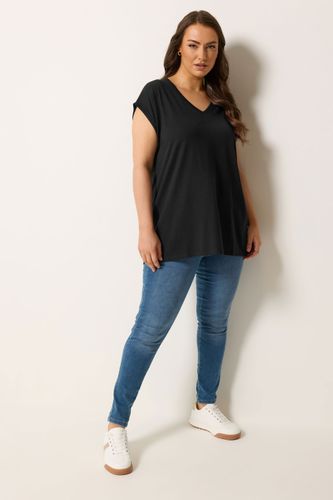 Tshirt Basique À Col En V Noir Size 42 - Yours - Modalova