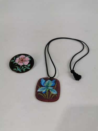 Broche et médaillon - Emaux - Label Emmaüs - Modalova