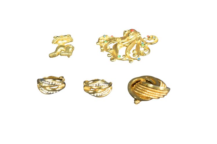 Broches en métal doré, + 1 paire de clips d'oreille - Label Emmaus - Modalova