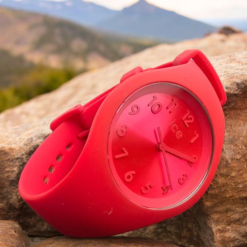 ICE-WATCH Femme Colour Lipstick - avec Bracelet en Silicone[ Small ] - ace watch - Modalova