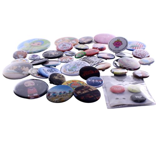 Badges en lot - Label Emmaus - Modalova