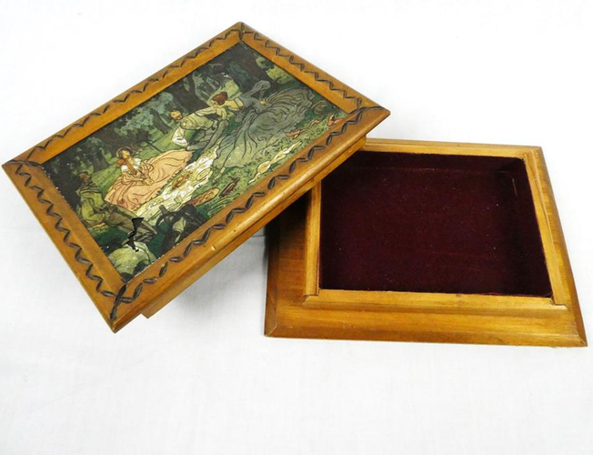 Ancienne boite  bijoux en bois avec une illustration en fort - Label Emmaus - Modalova