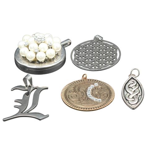 Lot de 5 pendentifs - Label Emmaus - Modalova