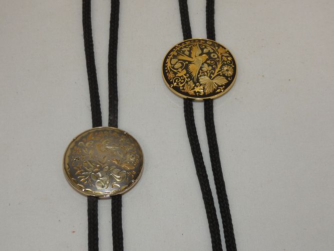 Lot de 2 Bolo Ties ou cravates texanes en corde - Label Emmaus - Modalova