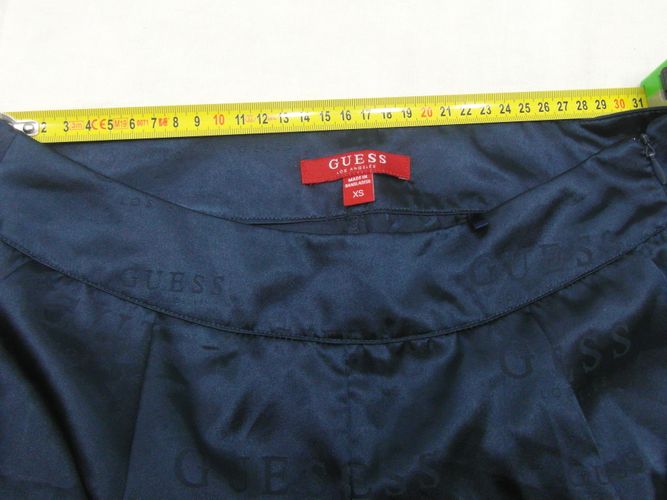 Short bleu fonc Guess taille (XS) - guess - Modalova