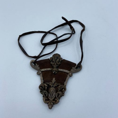 Collier triangulaire en cuir - Label Emmaus - Modalova