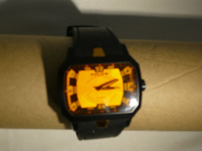 Montre digitale de marque police - Label Emmaus - Modalova