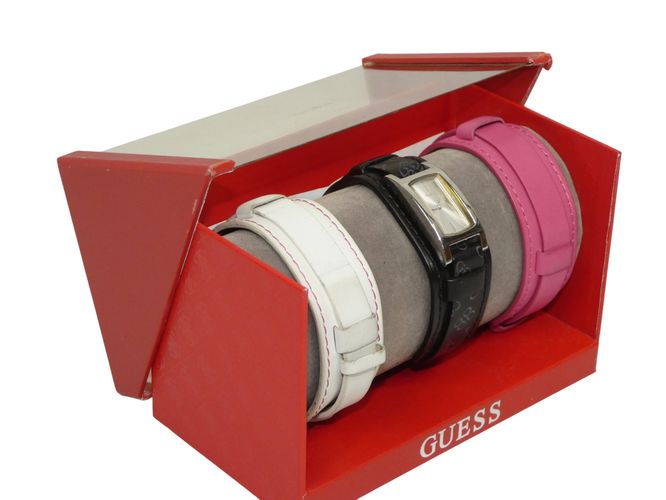 Coffret montre quartz avec bracelets en cuir interchangeables - Guess - Modalova