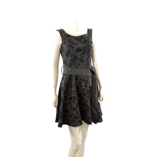 Robe et noire, courte, sans manches - -T.M - rinascimento - Modalova