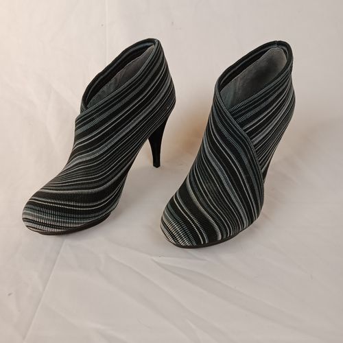Paire de botines "" UN - taille 38 - united nude - Modalova