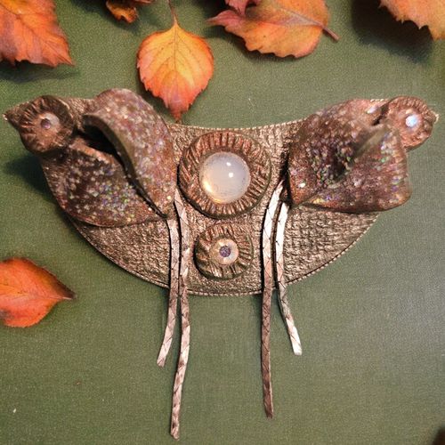 Broche Papillon de nuit [strass & Paillettes] - Label Emmaus - Modalova